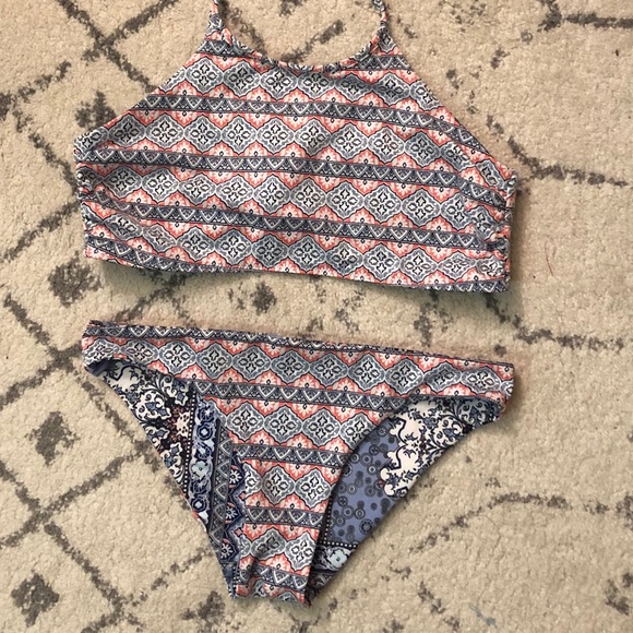 Halter neck reversible bikini - Picture 2 of 3